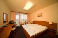 Hotel Krystal,
José Martího 407/2, 162 00 Prague 6 (Czech Republic) - 